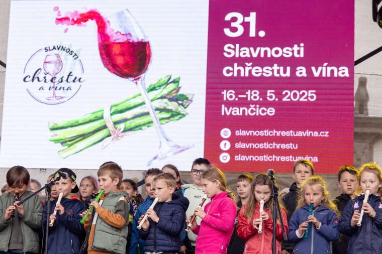 Slavnosti chřestu a vína 2025, foto Majda Slámová (foto 1)