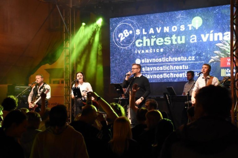 Slavnosti chřestu a vína 2022 (foto 21)